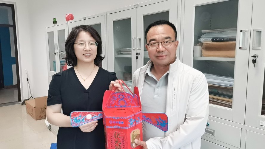校澳门威尼斯注册福利委员